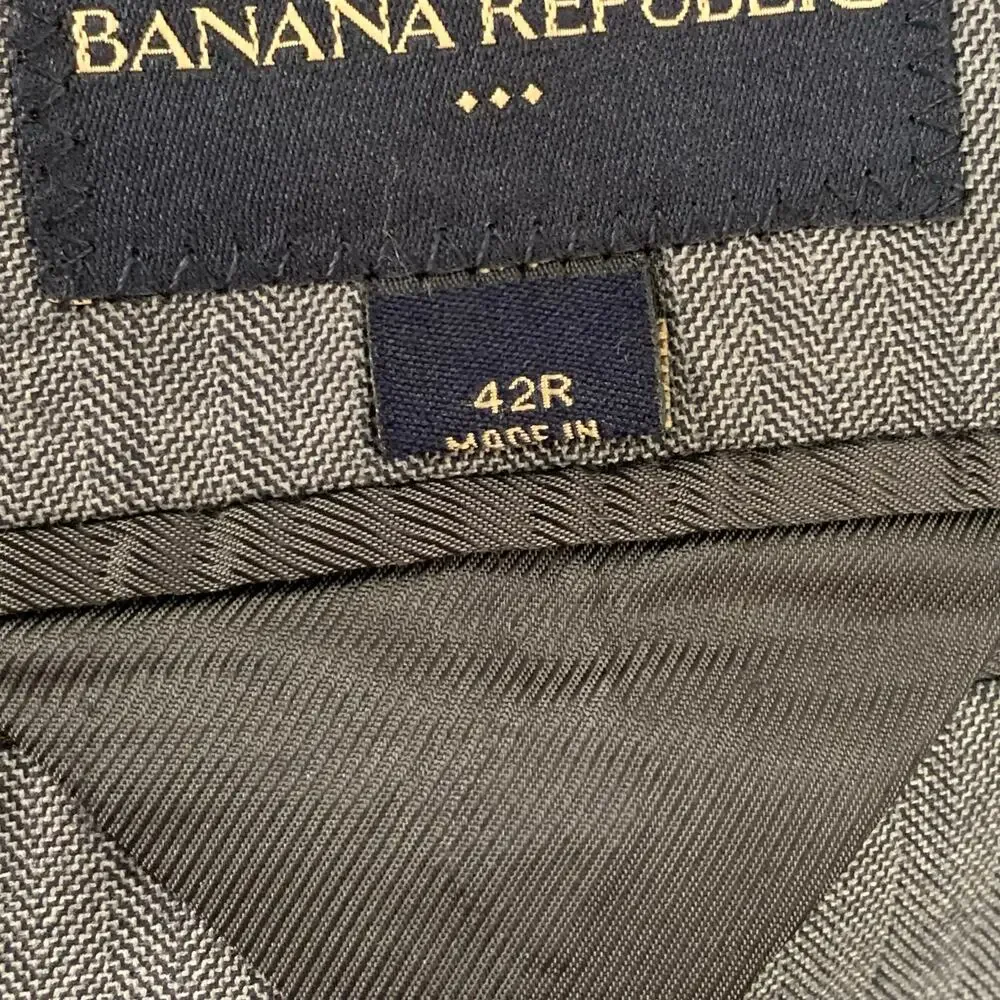 Banana Republic Men’s Gray Herringbone Sport Coat Blazer 42R Tailored